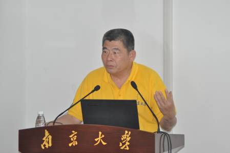 J:\活动\2016年\2016.05.20-27 南京 太阳集团城114周年5•20校庆科学报告会\照片\2016.05.20 单之蔷、张晓林\挑选\张晓林\DSC_0696.JPG
